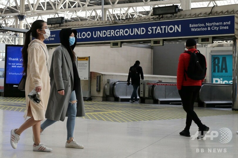 唾かけられた鉄道職員、新型コロナで死亡 英国