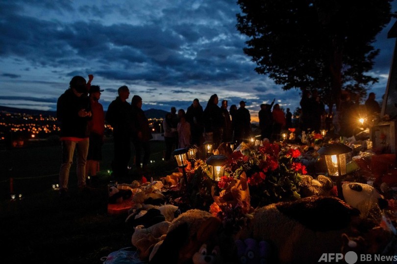 カナダ先住民学校、墓標ない墓751基 先月に続き発見