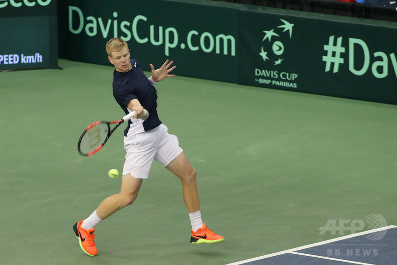 打ち込んだ球が主審の目を直撃、カナダ選手失格で英国がデ杯8強