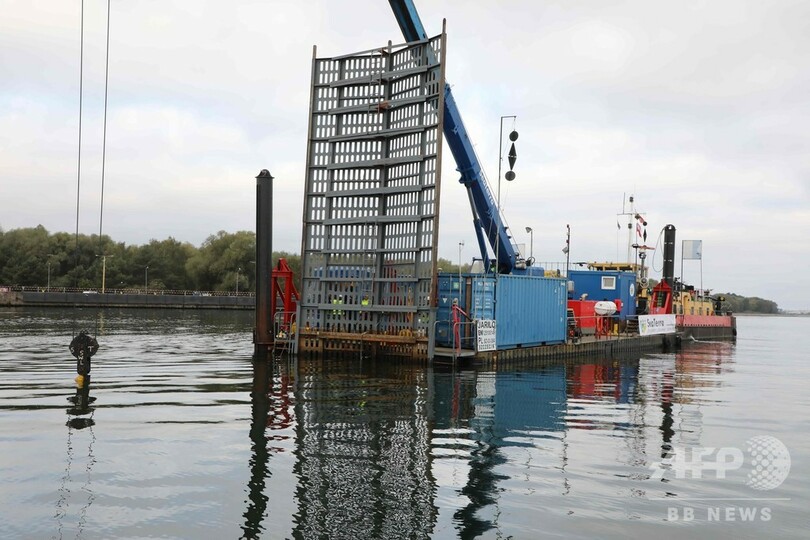 第2次世界大戦の巨大不発弾、処理作業中に爆発 けが人なし