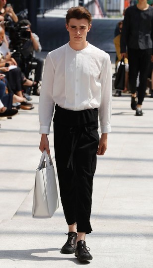 イッセイ ミヤケ 17年春夏メンズ 写真12枚 国際ニュース Afpbb News