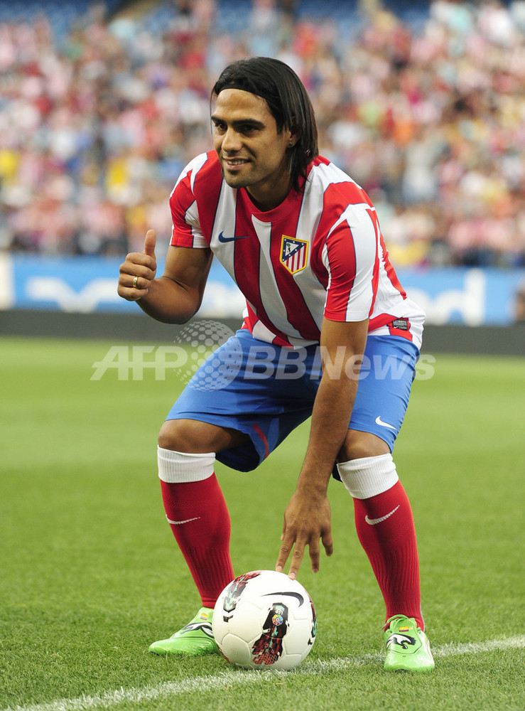 アトレティコ・マドリード ファルカオの入団発表 写真9枚 国際ニュース