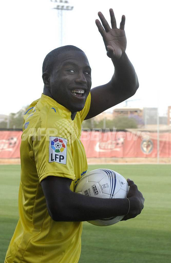 ビジャレアル ジョジー アルティドールの入団会見を行う 国際ニュース Afpbb News