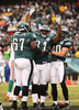 第4Qにタッチダウンを決めチームメイトと歓喜するイーグルスのWRジェイソン・アヴァント（%%Jason Avant%%、中央）。(c)AFP/Getty Images Al Bello