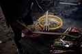 ペルーの首都リマ南郊のパチャクテクの無料食堂でゆでられたパスタ（2022年4月14日撮影）。(c)Ernesto BENAVIDES / AFP