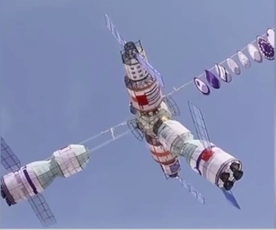 中国宇宙ステーションをイメージした大型たこが誕生