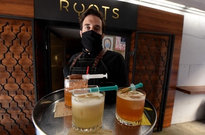 「副反応」は二日酔いだけ ワクチン・カクテル登場 クロアチア