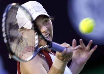 ＜テニス 07全豪オープン＞女子シングルス、ズボナレワ シャラポワに敗れて準々決勝進出ならず - オーストラリア