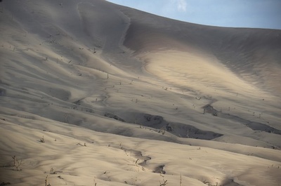無人のはずが…噴火したタール火山周辺に人の気配 フィリピン