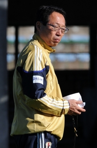 サッカー岡田監督「農業はやりません」、原因は英誌の誤訳