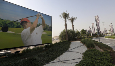 ウッズがトランプ氏とゴルフ、3年前にはオバマ大統領とも