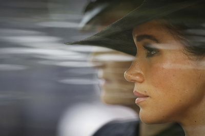 メーガン妃、王室在籍時に殺害予告 英警察幹部が明かす