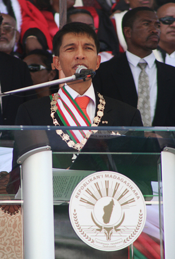 ラジョエリナ氏、暫定大統領に マダガスカル