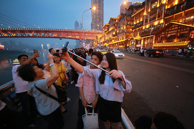 「インスタ映えする街」重慶、後遺症に苦しむ 民泊乱立でトラブルも