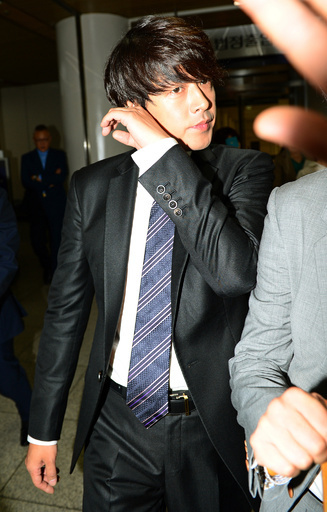 リュ・シウォン、ソウル中央地裁へ出頭