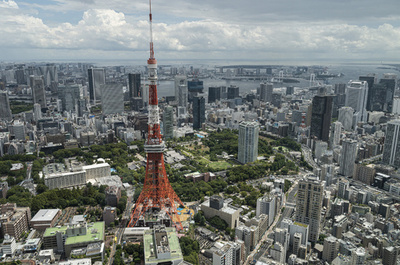 Tokyo Tower seen from new Azabudai Hills