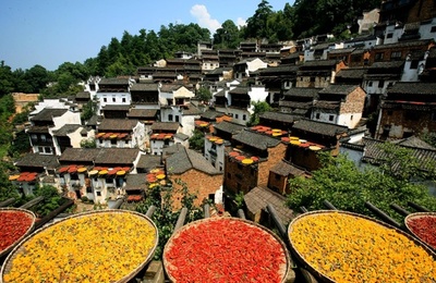 農産物の色彩と太陽が織りなす伝統祭「晒秋文化節」　江西 