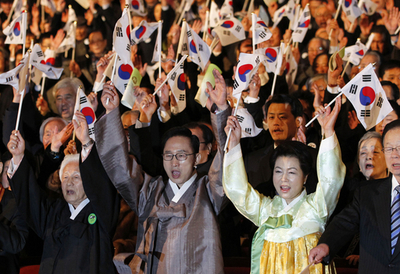 韓国大統領、北へ対話呼び掛け 3・1独立運動式典