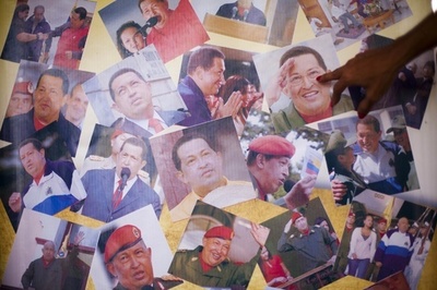 チャベス大統領の遺体永久保存、防腐処理「遅すぎた」