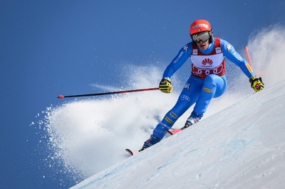 ブリニョネが女子スーパー大回転で種目別優勝 アルペンW杯