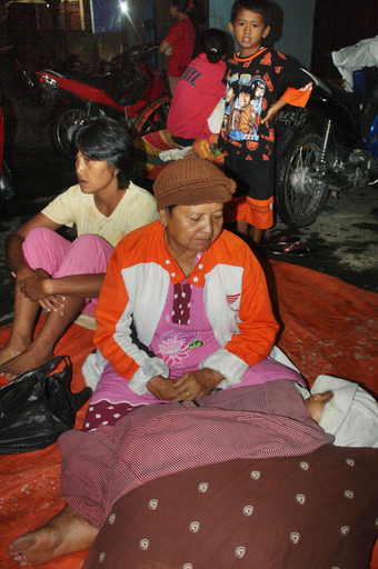 インドネシア・スマトラ島沖でM7.7の地震、M6.1の余震も