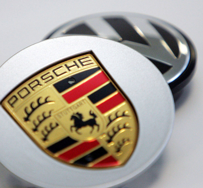 ポルシェによるVW買収、組合の反発で緊張高まる ドイツ