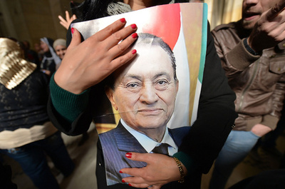 ムバラク前大統領ら裁判やり直し、デモ参加者殺害 エジプト