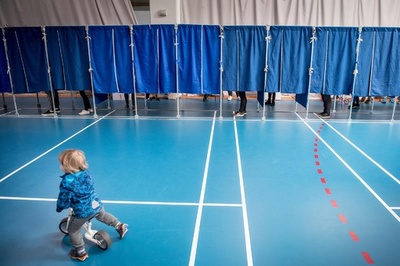 欧州議会選、中道会派が後退 EU懐疑派が大幅増 議席見通し