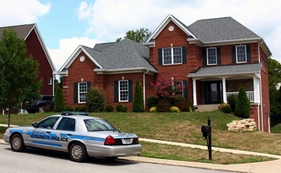 少女の首にニセ爆弾巻き付けた男、豪州に送還 起訴される