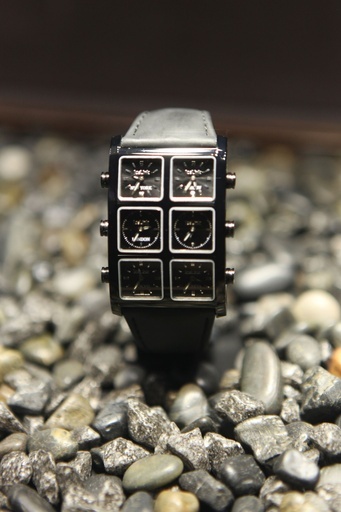 時計ブランド「アイスリンク」、米LAで新作パーティー