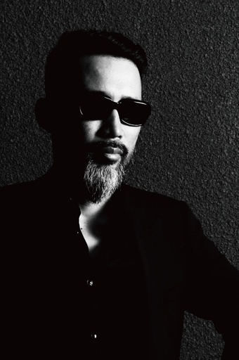 DJ沖野修也のクリエイティブな活動に迫る展覧会、トリバコーヒーで開催