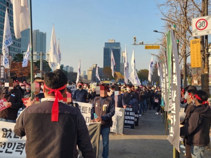 18日、ソウルで開かれた鉄道労働者全面ストライキ決議大会(c)MONEYTODAY