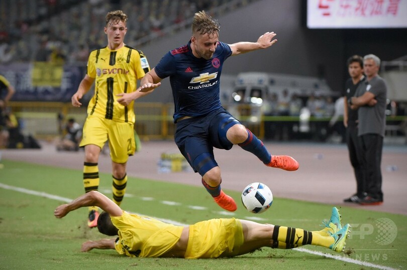 ドルトムントがマンUに快勝、モウリーニョ監督は中国ツアー黒星発進