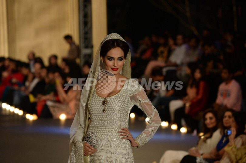 ＜PFDC ロレアル・ブライダル・ウィーク＞Sadaf Malaterreら