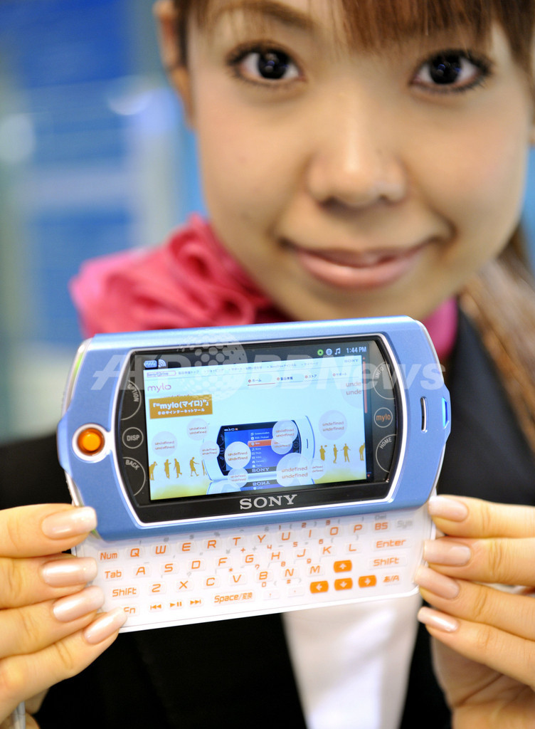 手軽にインターネット、新専用端末「mylo COM-2」発売へ