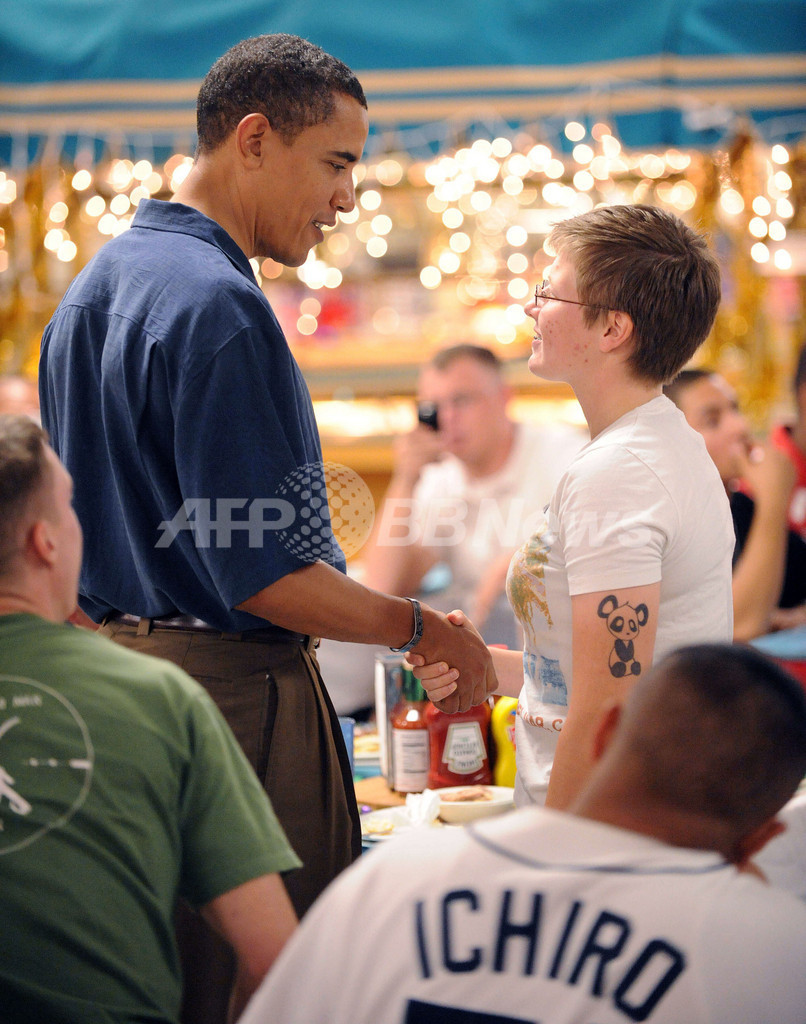 かき氷ぱくり、ハワイで娘たちと楽しいひととき オバマ氏