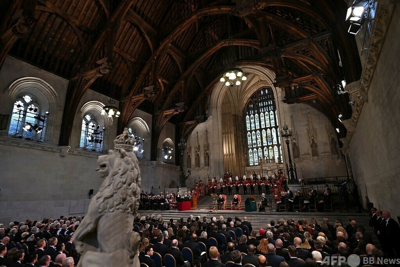 チャールズ英国王、議会演説 即位後初