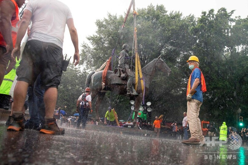 南部連合の将軍像や意匠あしらった州旗を撤去、米