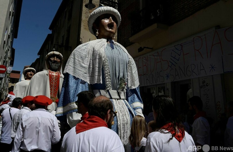 巨人と大頭のパレード 「サン・フェルミン祭」 スペイン