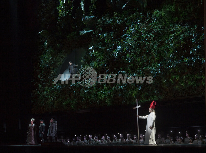 ミウッチャ・プラダ、オペラ衣装デザイン