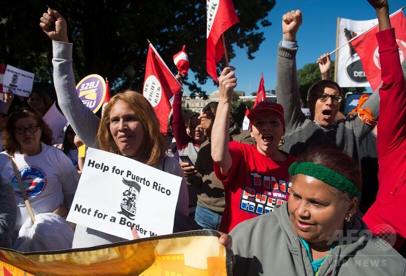 米大統領、プエルトリコ支援「満点」と自賛 被災1か月も8割停電