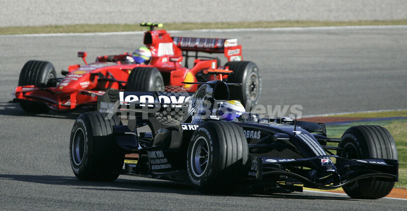 アロンソのテスト走行に記録的な来場者