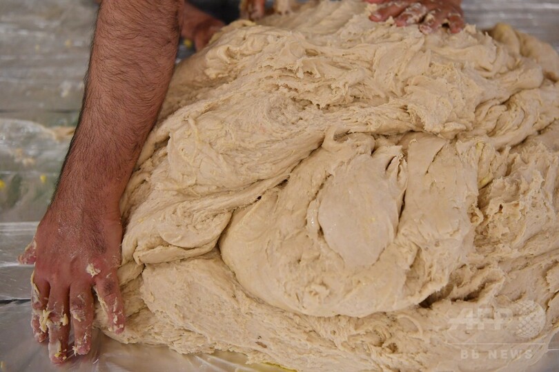 重さ153キロ！ 世界最大のサモサとしてギネス認定 英