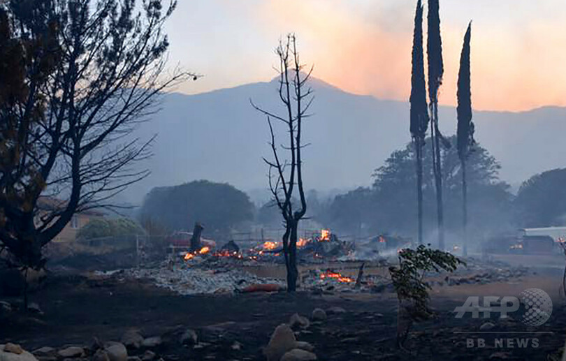 米カリフォルニア州でまた山火事、爆発的に延焼し2人死亡