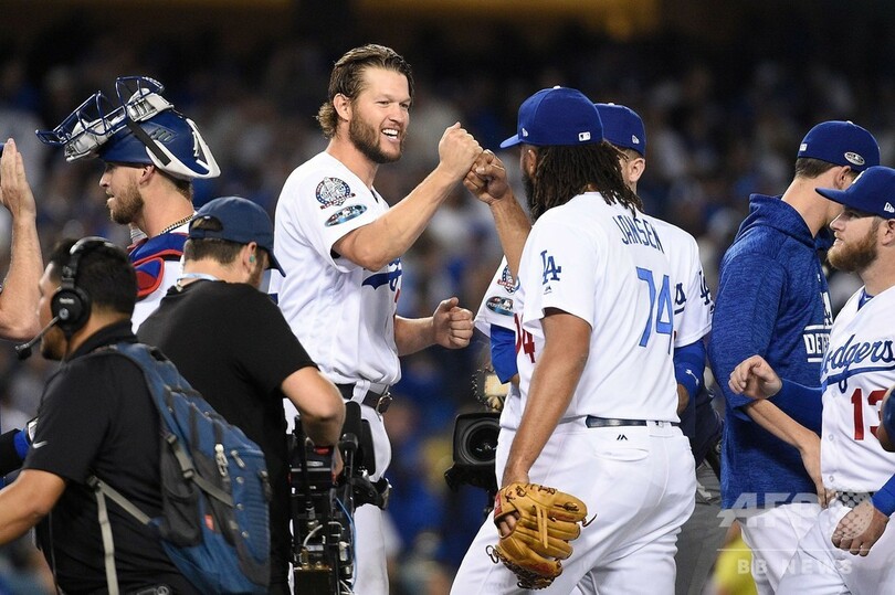 カーショウ快投のドジャースが優勝決定S王手、ブルワーズも連勝