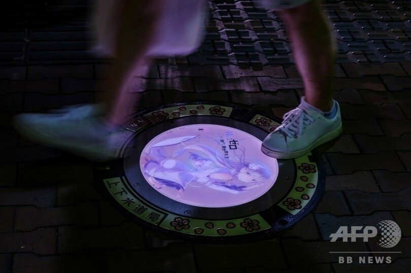 所沢市に光るマンホール登場、アニメキャラ・デザインで街の活性化に