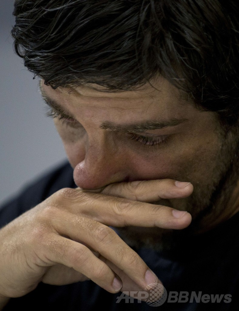 ジュニーニョ・ペルナンブカーノ、涙の引退会見