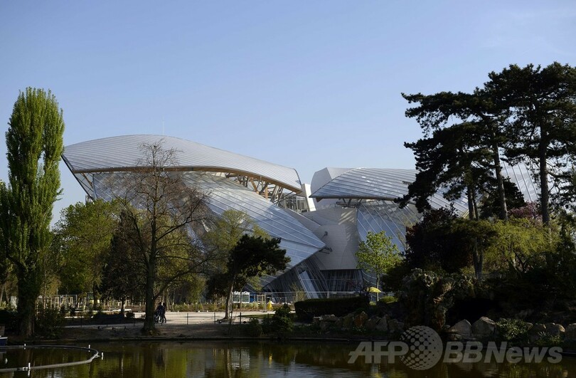 ブローニュの森にルイ・ヴィトンの「アートの殿堂」