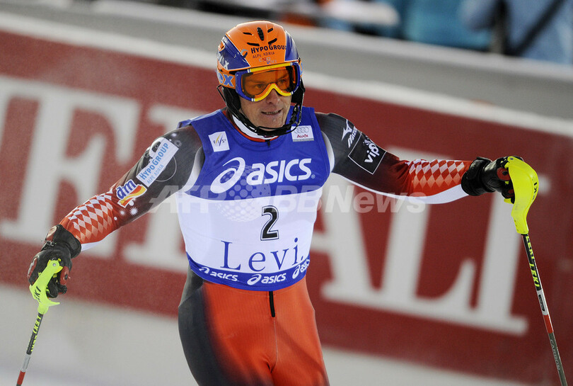 グランジェ 男子回転開幕戦を制す