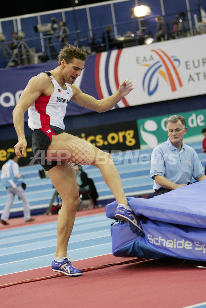 ＜陸上 第29回欧州室内選手権＞男子棒高跳び、エッカーが優勝を果たす - 英国